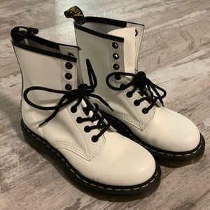 Women’s Doc Martens Size 6